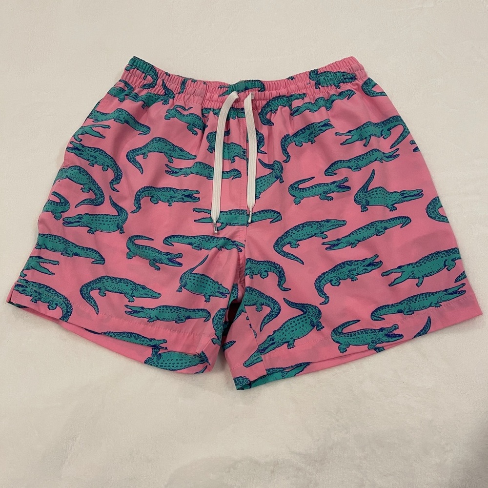 Chubbies Mens Medium Pink Alligator Polyester Spandex Drawstring Swim Trunks
